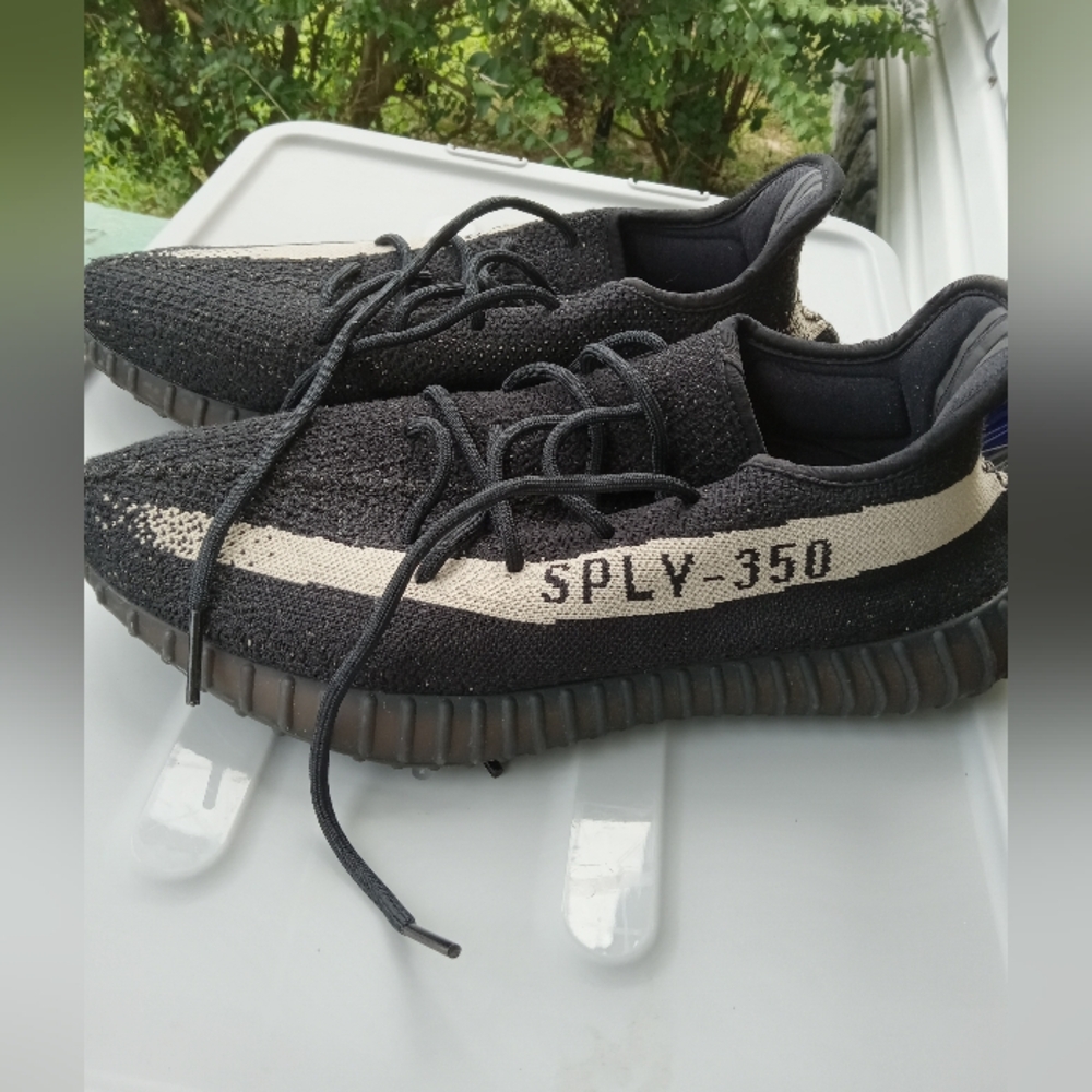 Yeezy Adidas Boost 350 V2 Oreo in Black/White